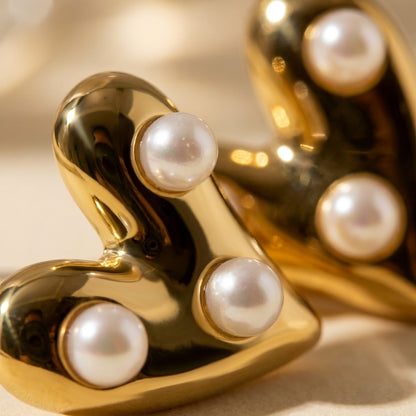 Amora Pearl Earrings