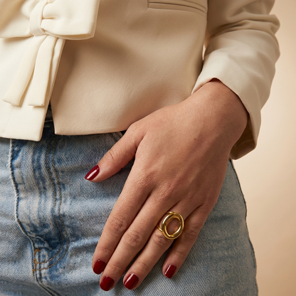 Aura Oval Ring