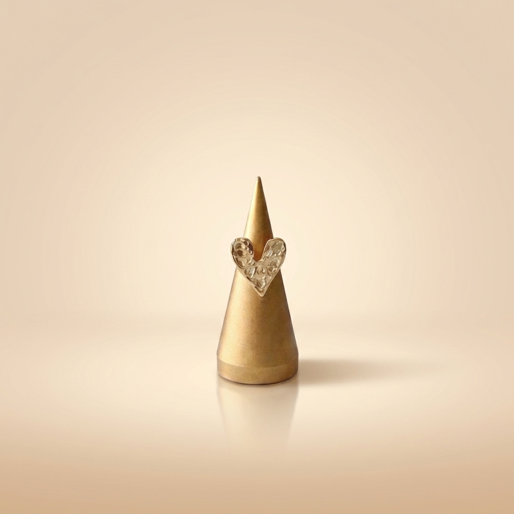 Amora Ring